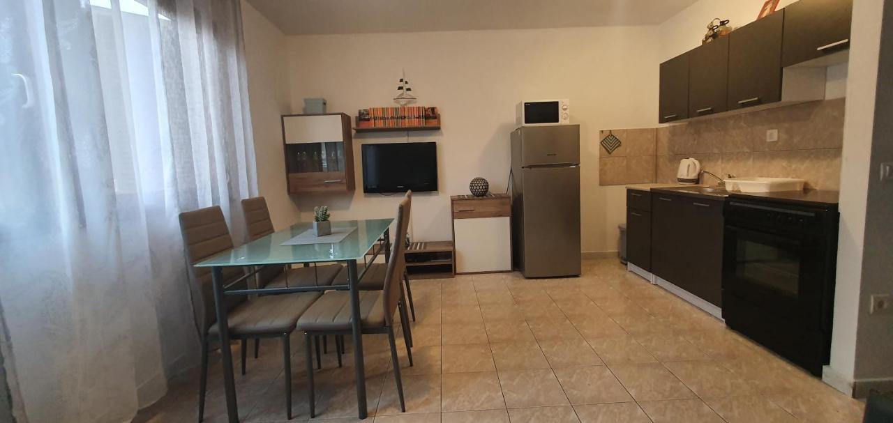 Apartments Kolak Rogoznica  Bagian luar foto